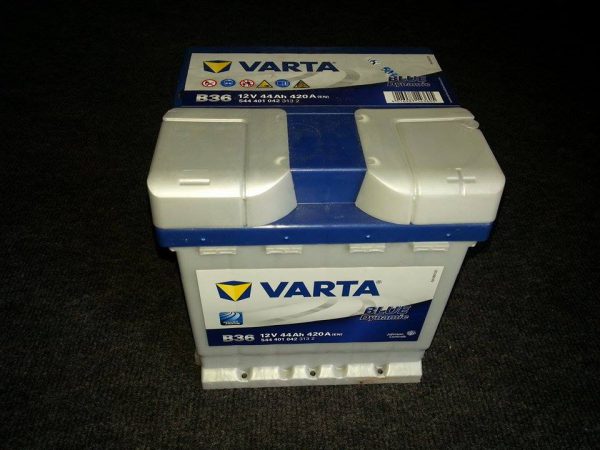 Akumulator Varta blue 44ah 420a b36