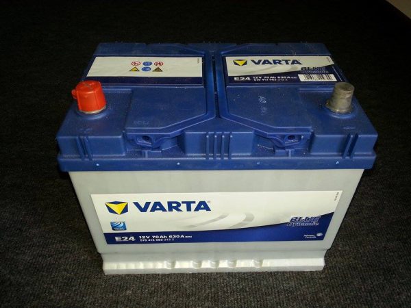 Akumulator Varta blue 70ah 630a e24